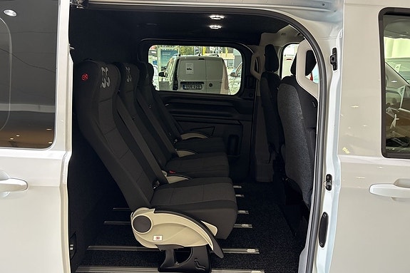 Volkswagen Transporter 10 of 13