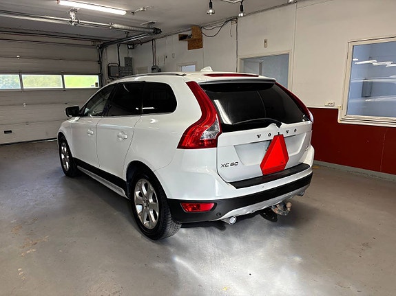Volvo XC60 4 of 5