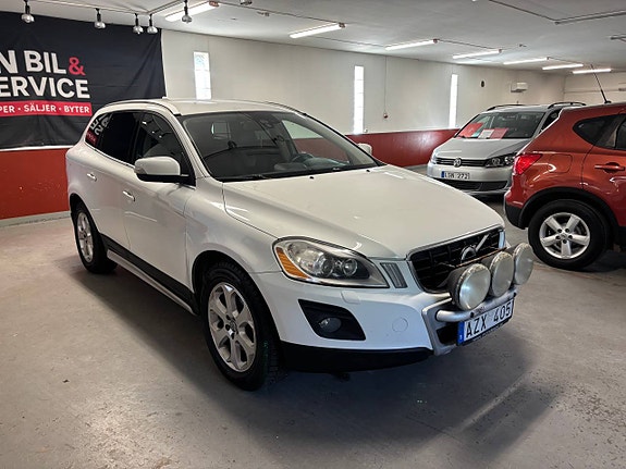 Volvo XC60 2 of 5