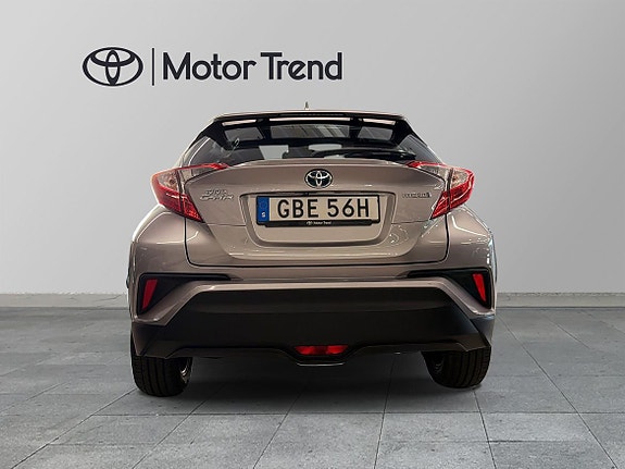 Toyota C-HR 4 of 11