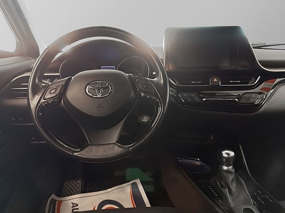 Toyota C-HR 9 of 11