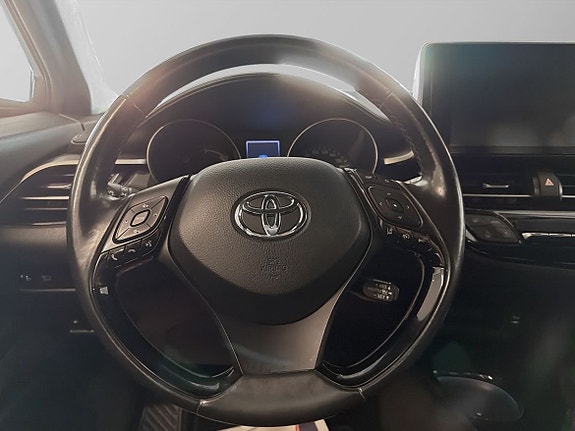Toyota C-HR 10 of 11