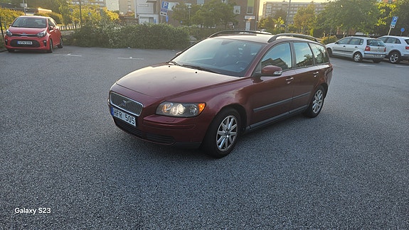Volvo V50 2 of 5