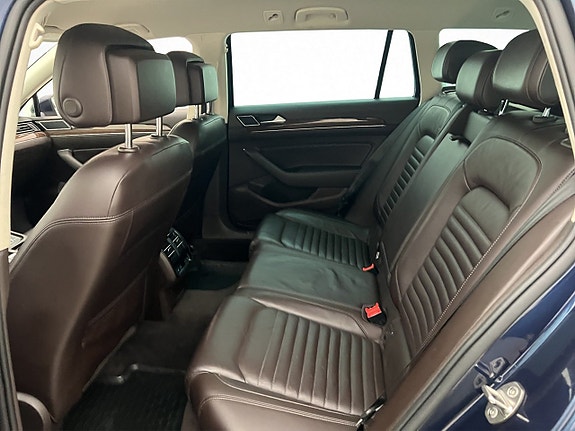 Volkswagen Passat 26 of 30