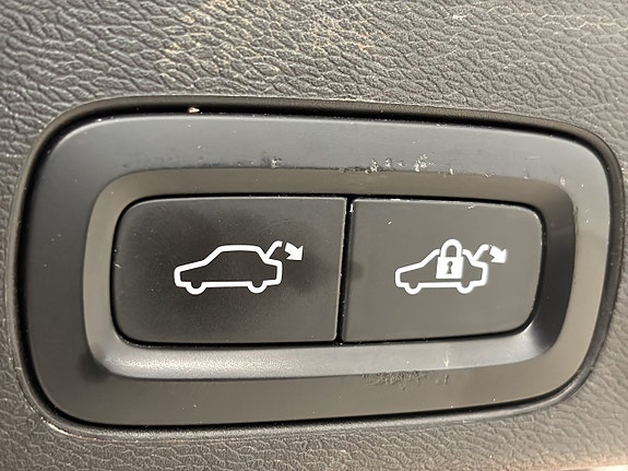 Volvo XC60 9 of 19
