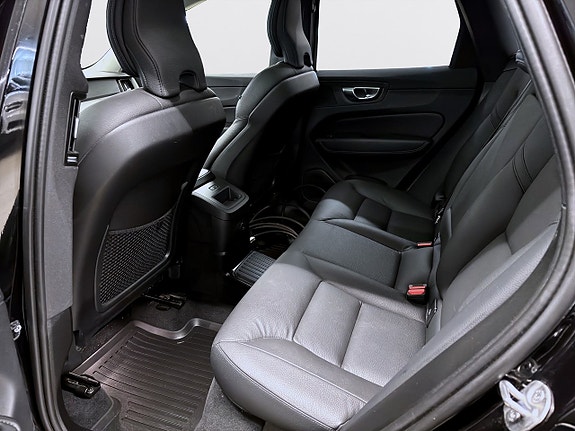 Volvo XC60 11 of 19