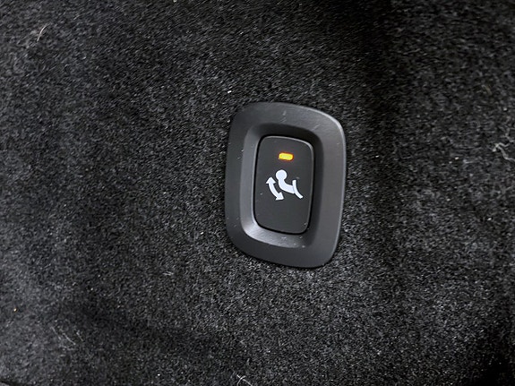 Volvo XC60 10 of 19