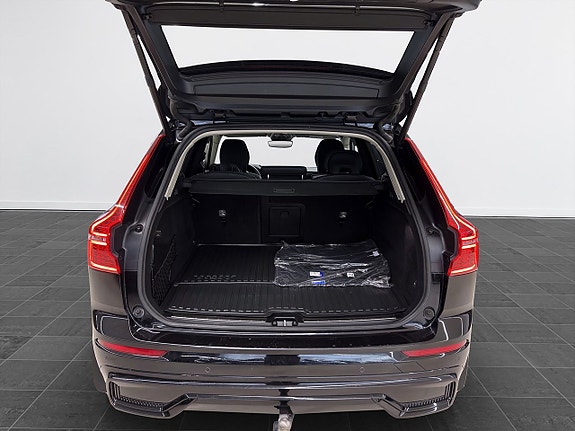 Volvo XC60 8 of 19