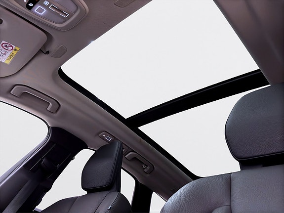 Volvo XC60 15 of 19