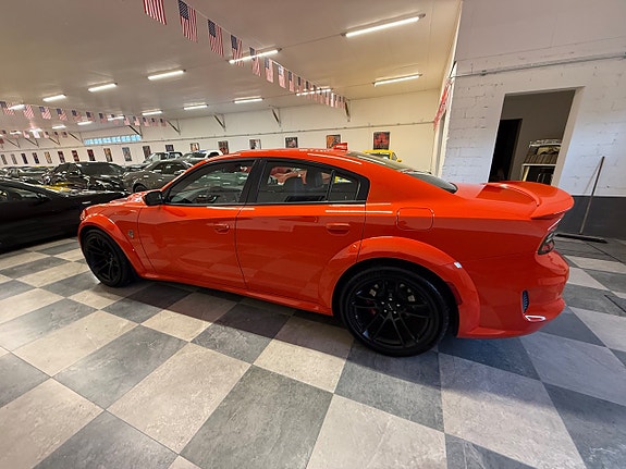 Dodge Charger 8 of 30