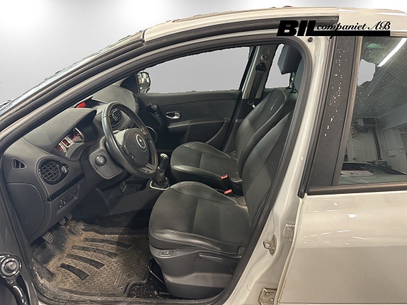 Renault Clio 8 of 15