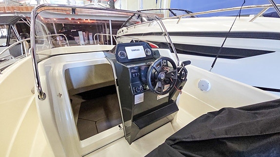 Quicksilver 675 Open - Mercury 200hk 2 of 8