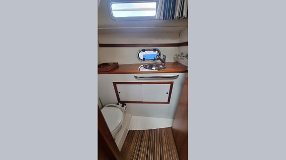 Nimbus 320 Coupe 28 of 30