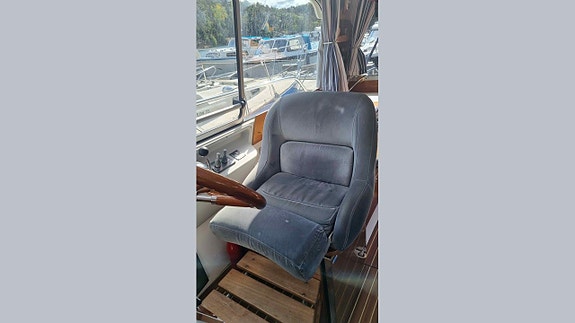 Nimbus 320 Coupe 20 of 30