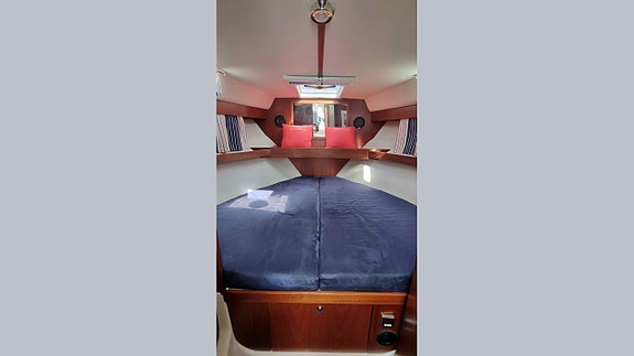 Nimbus 320 Coupe 16 of 30