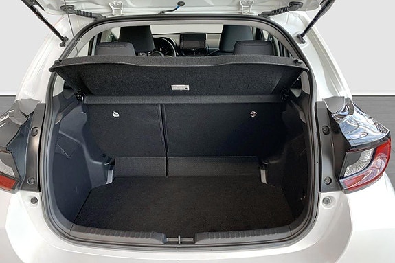Toyota Yaris 12 of 12