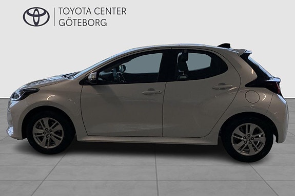 Toyota Yaris 4 of 12