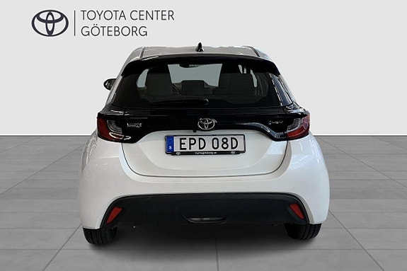 Toyota Yaris 6 of 12