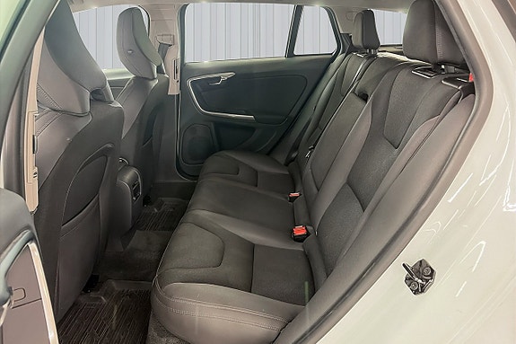 Volvo V60 17 of 19