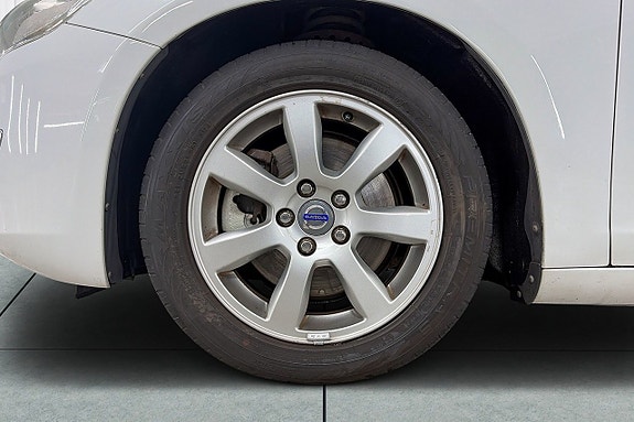 Volvo V60 9 of 19