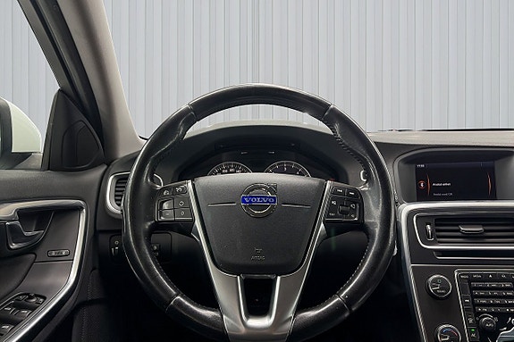 Volvo V60 13 of 19