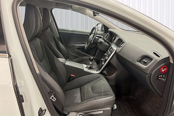 Volvo V60 16 of 19