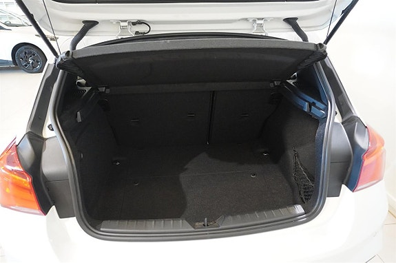BMW 118d 9 of 14