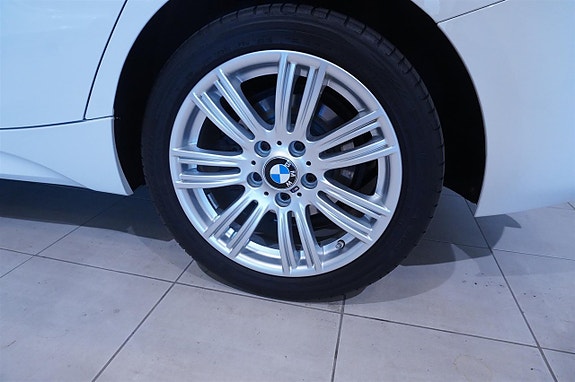 BMW 118d 8 of 14