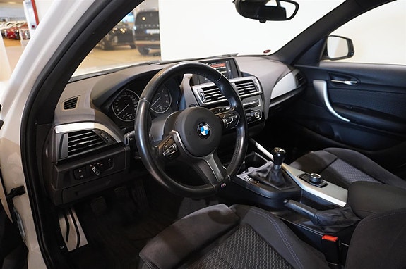 BMW 118d 2 of 14