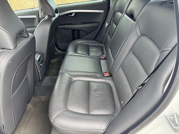 Volvo XC70 7 of 19