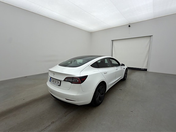 Tesla Model 3 9 of 30