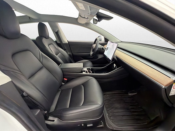 Tesla Model 3 13 of 30