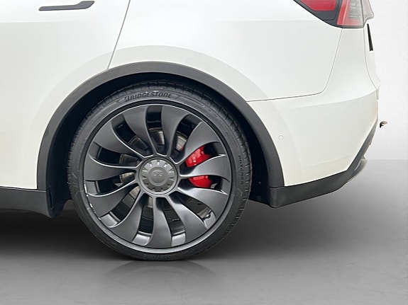 Tesla Model Y 30 of 30