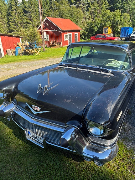 Cadillac Series 62 6 of 8