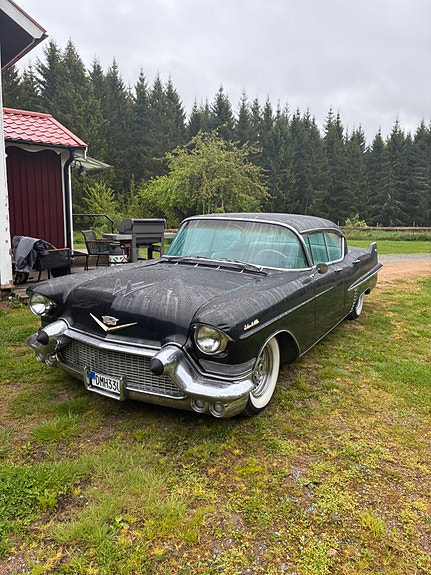 Cadillac Series 62 3 of 8