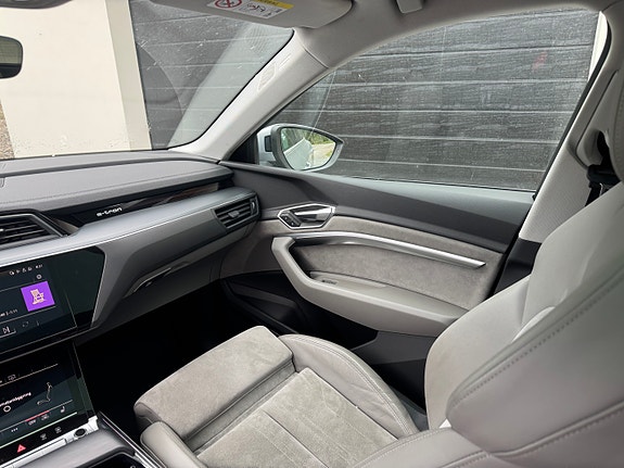 Audi e-tron 17 of 18
