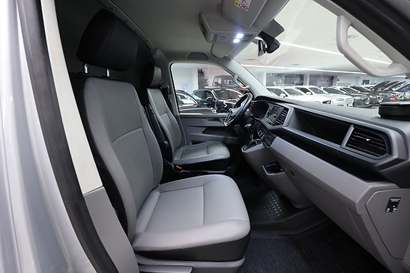 Volkswagen Transporter 12 of 19