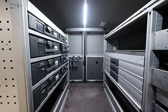 Volkswagen Transporter 11 of 19