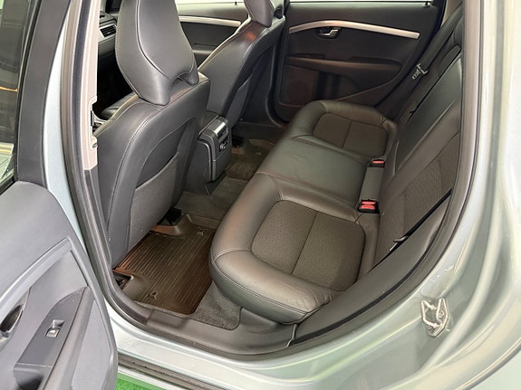 Volvo V70 17 of 21