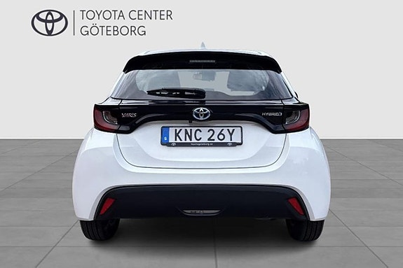 Toyota Yaris 6 of 12