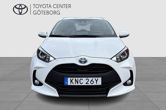 Toyota Yaris 7 of 12