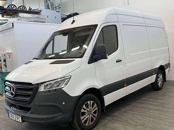 Mercedes-Benz Sprinter 319 3 of 13