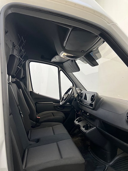 Mercedes-Benz Sprinter 319 13 of 13
