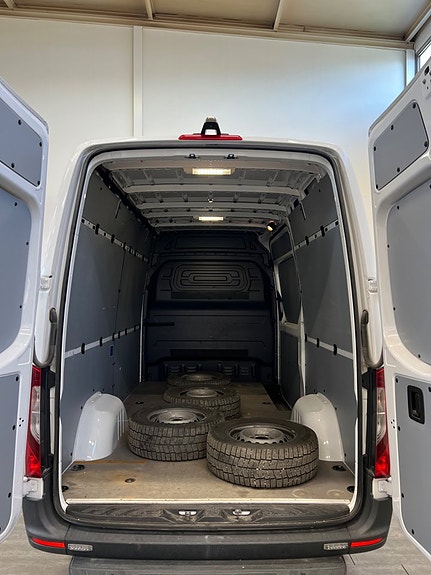 Mercedes-Benz Sprinter 319 7 of 13