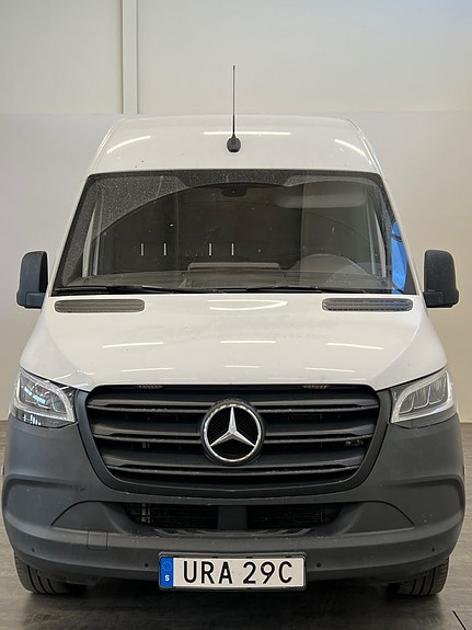 Mercedes-Benz Sprinter 319 2 of 13