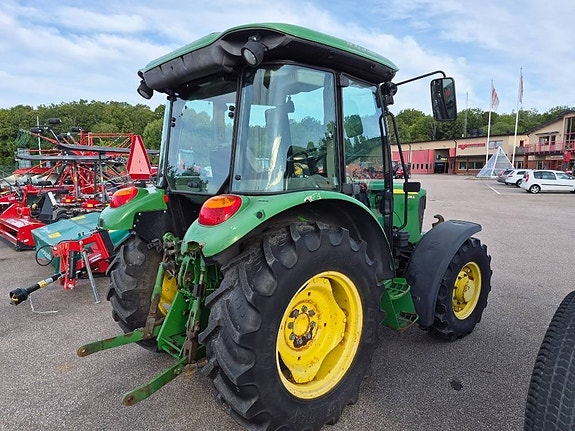 John Deere 5055 E 4 of 10