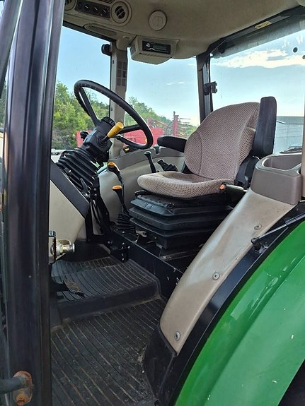 John Deere 5065 M 7 of 9