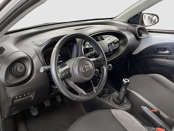 Toyota Aygo X 8 of 13