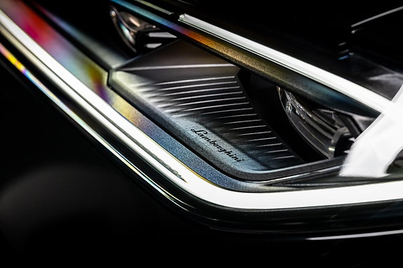Lamborghini Urus 8 of 16