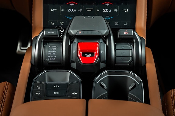Lamborghini Urus 16 of 16